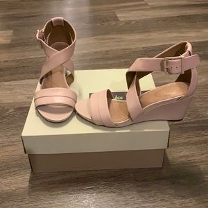 Clarks Acina Newport Dusty Rose Wedge Shoe